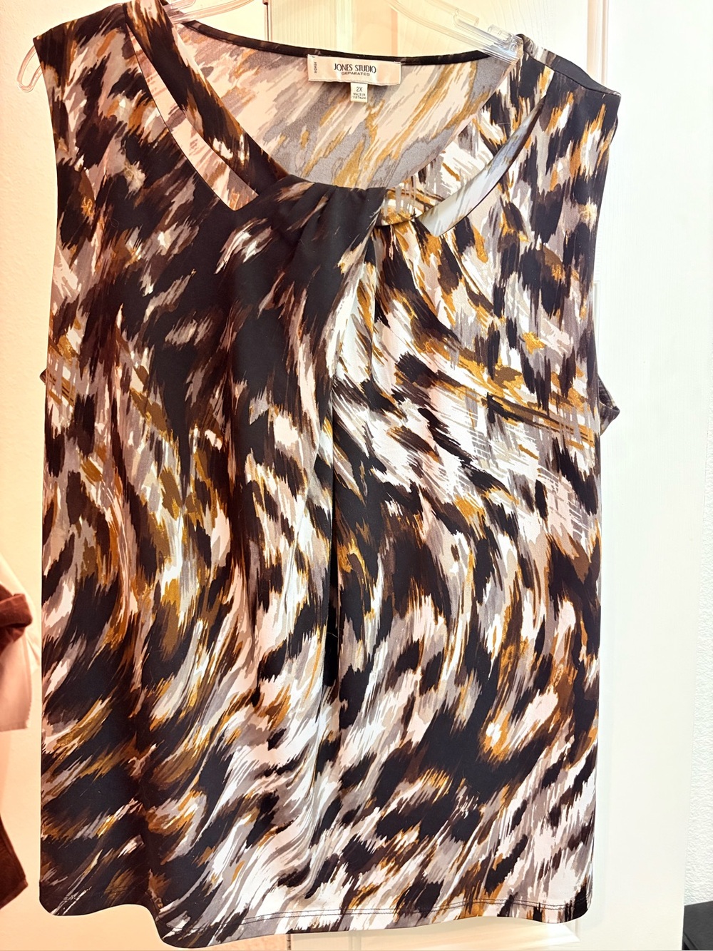 Jones Studio Sleeveless animal Patterned Shell Top in Black, brown and Gold